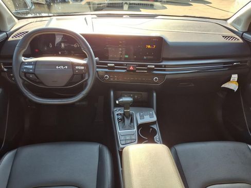 Used 2026 Kia Sportage EX FWD image 9