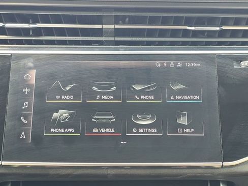 Used 2019 Audi Q8 Premium Plus image 31