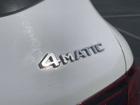Used 2022 Mercedes-Benz GLC 300 4MATIC image 8