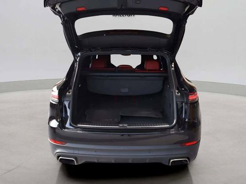 Used 2019 Porsche Cayenne image 32