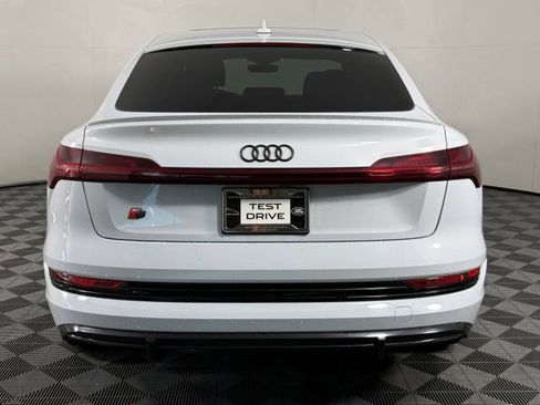 Used 2022 Audi e-tron Premium Plus w/ Premium Plus Package AWD/4WD image 7