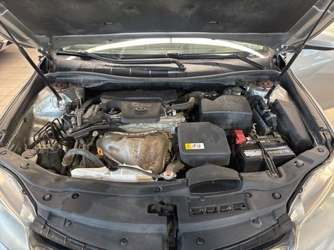 Used 2017 Toyota Camry SE image 11