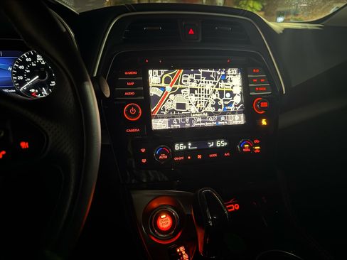 Used 2022 Nissan Maxima SV w/ Floor Mat Group image 32