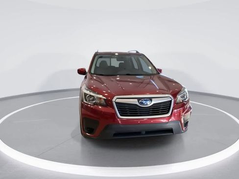 Used 2020 Subaru Forester Premium image 3