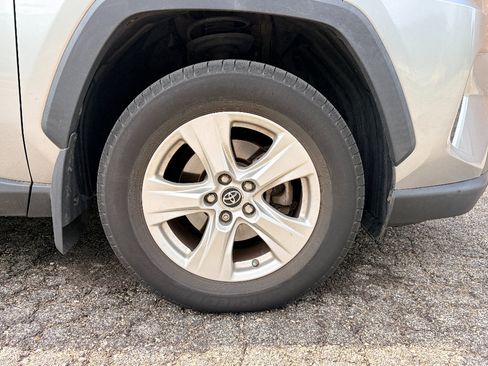 Used 2019 Toyota RAV4 XLE w/ Protection Package AWD/4WD image 9