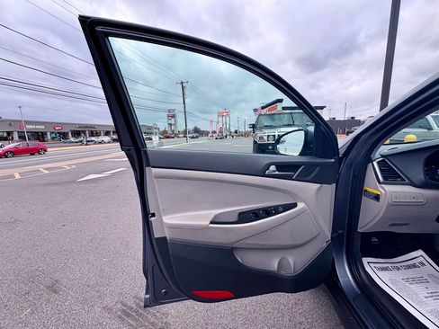 Used 2016 Hyundai Tucson SE w/ Option Group 02 image 17