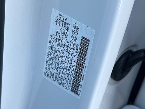 Used 2025 Honda Pilot EX-L image 39