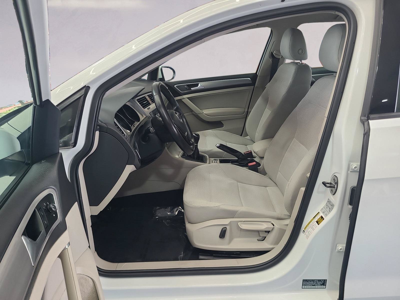 Used 2017 Volkswagen Golf S FWD image 11