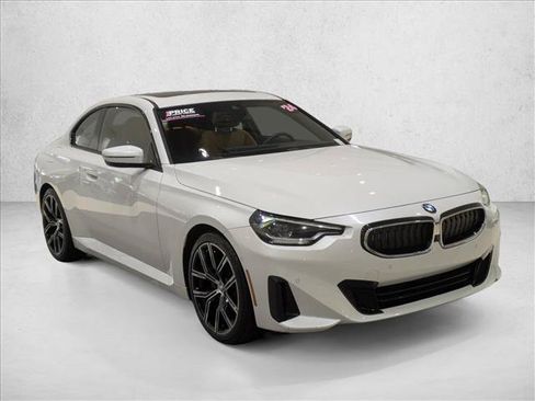Used 2024 BMW 230i Coupe w/ Convenience Package RWD image 3