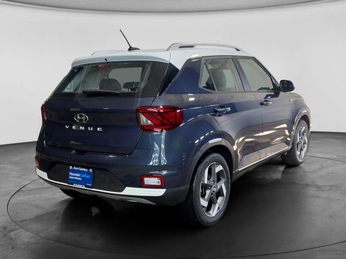 Certified 2023 Hyundai Venue Limited w/ Cargo Package image 6