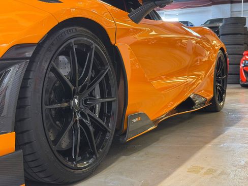 Used 2021 McLaren 765LT RWD image 24