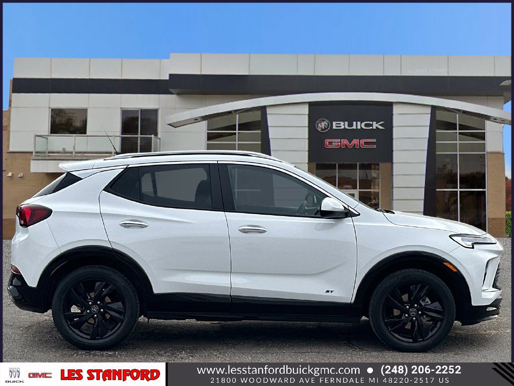 Certified 2025 Buick Encore GX Sport Touring FWD image 7