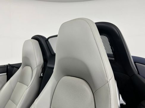 Used 2021 Porsche 718 Boxster S RWD image 16