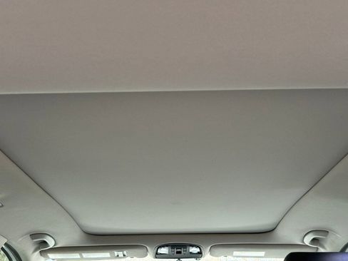 Used 2016 Kia Sorento SX image 17