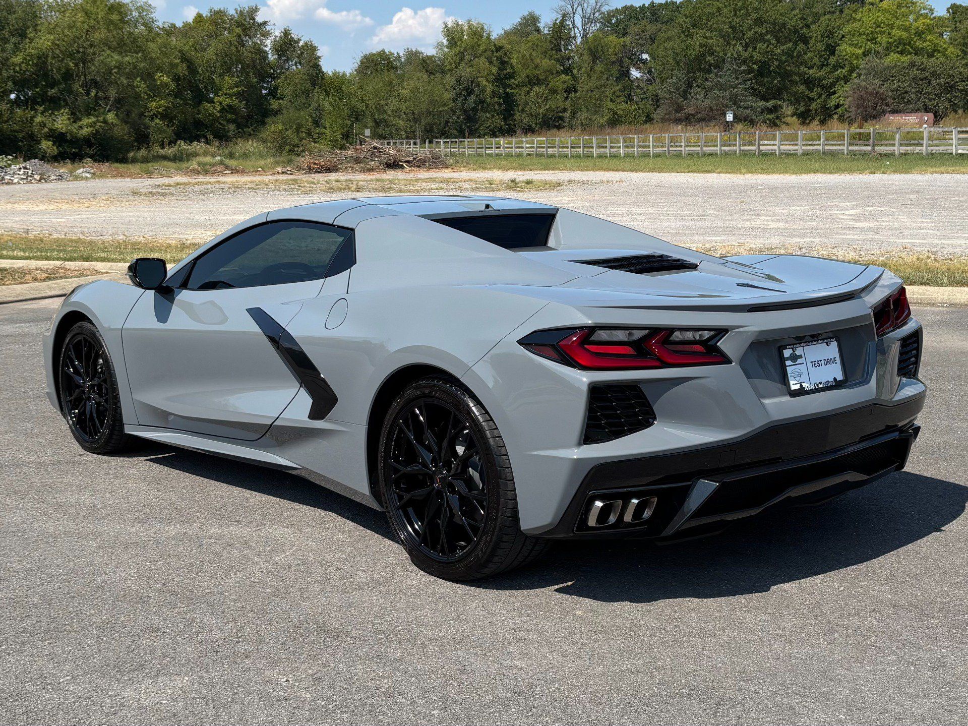 Used 2025 Chevrolet Corvette Stingray Preferred Conv w/ 2LT RWD image 13