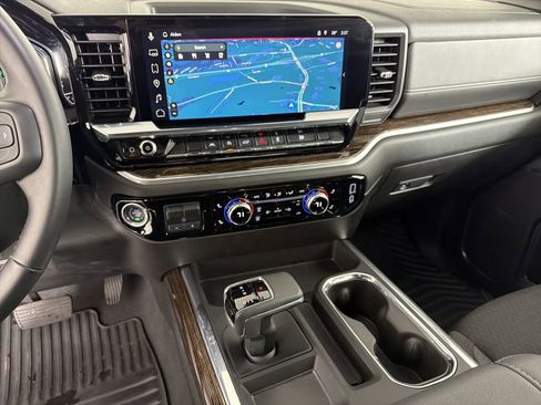 Used 2025 GMC Sierra 1500 Elevation image 26