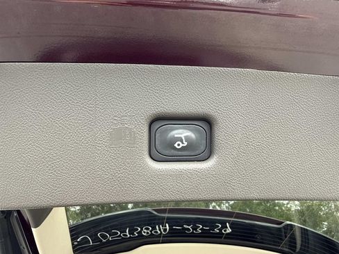 Certified 2023 Lincoln Nautilus AWD w/ Premium Package image 12
