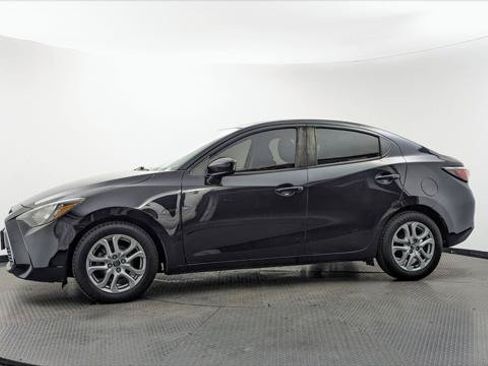 Used 2018 Toyota Yaris iA FWD image 3