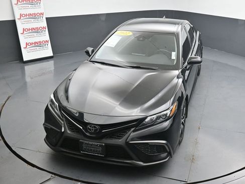 Used 2022 Toyota Camry SE FWD image 27