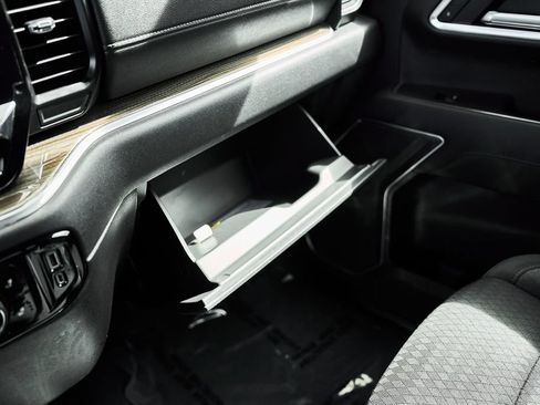 Used 2022 Chevrolet Silverado 1500 LT AWD/4WD image 33