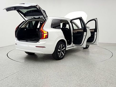 New 2025 Volvo XC90 B6 Core w/ Climate Package AWD/4WD image 11