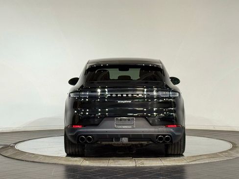 Used 2025 Porsche Cayenne Coupe AWD/4WD image 8