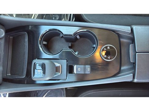 Used 2025 Nissan Rogue SV AWD/4WD image 18