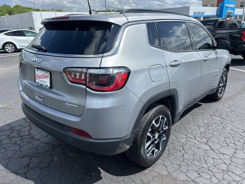 Used 2022 Jeep Compass Latitude AWD/4WD image 9