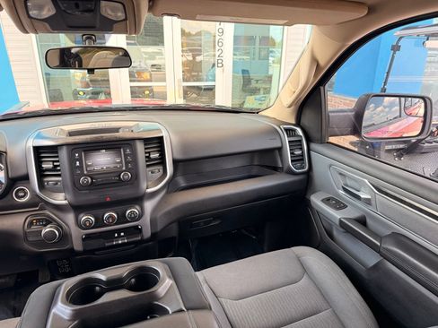 Used 2019 RAM 1500 Big Horn RWD image 33
