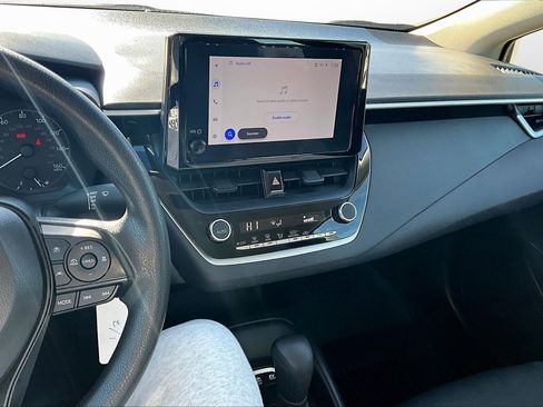 Used 2024 Toyota Corolla LE image 6