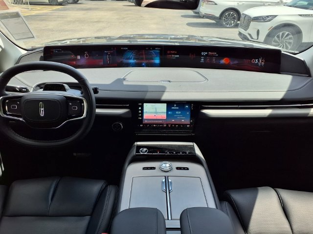 New 2026 Lincoln Navigator Premiere AWD/4WD image 9