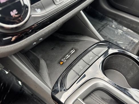 Used 2024 Buick Envista Sport Touring w/ Convenience I Package FWD image 15