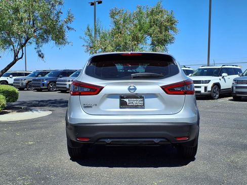 Used 2020 Nissan Rogue Sport S FWD image 5