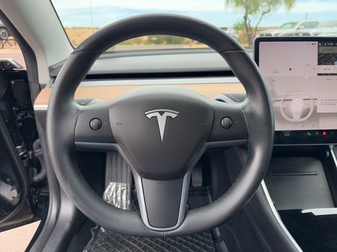 Used 2018 Tesla Model 3 Long Range image 18