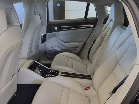 Used 2023 Porsche Panamera 4 Platinum Edition image 12