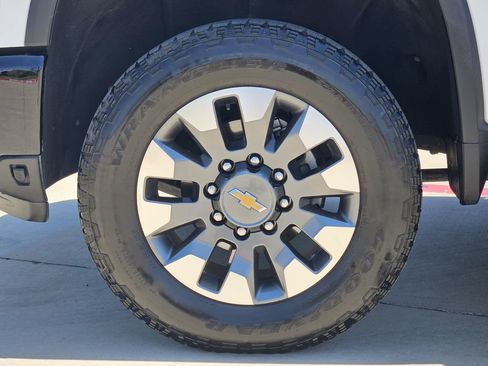 Used 2025 Chevrolet Silverado 2500 Custom w/ Custom Value Package AWD/4WD image 13