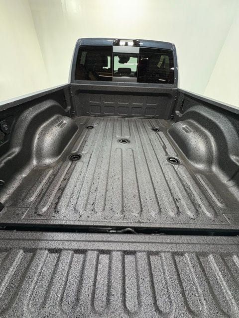 New 2026 RAM 2500 Laramie AWD/4WD image 9