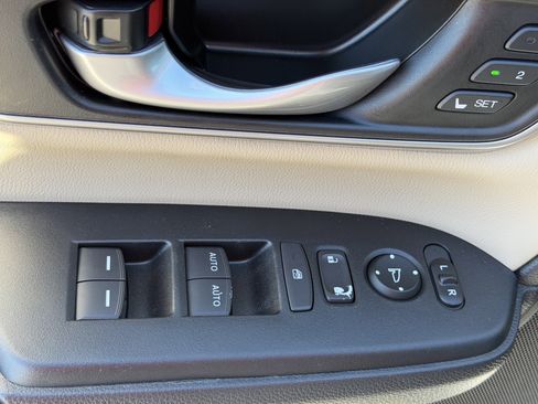 Used 2022 Honda CR-V Touring image 20