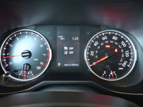 Used 2021 Toyota RAV4 XLE AWD/4WD image 22