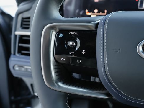 New 2026 INFINITI QX80 4WD image 17