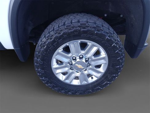 Used 2024 Chevrolet Silverado 3500 High Country w/ High Country Premium Package image 8