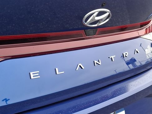 Used 2021 Hyundai Elantra SEL FWD image 29