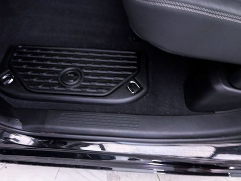 Used 2025 RAM 1500 Warlock AWD/4WD image 8