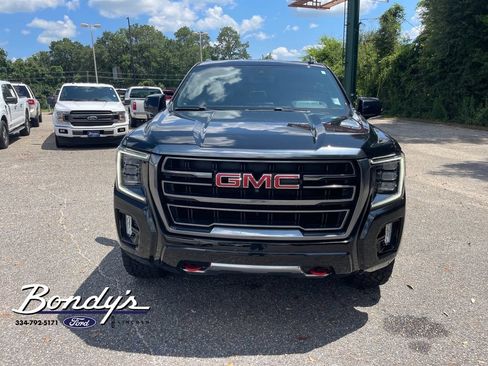 Used 2023 GMC Yukon AT4 w/ AT4 Premium Package AWD/4WD image 2