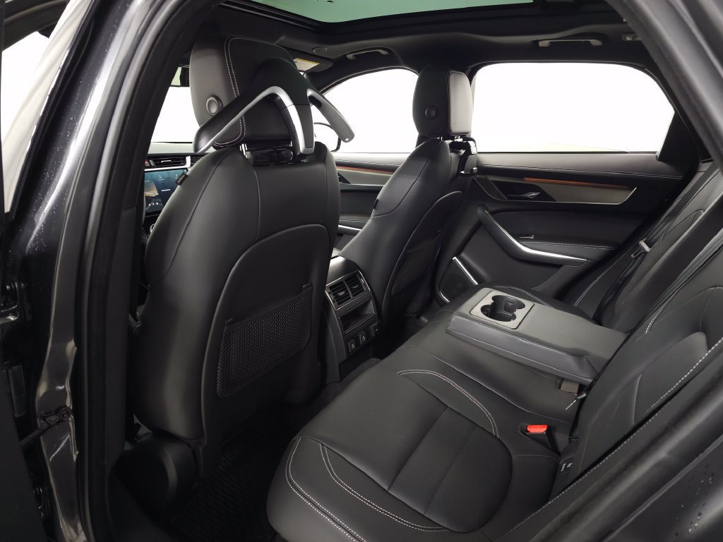 Used 2025 Jaguar F-PACE R-Dynamic S AWD/4WD image 35