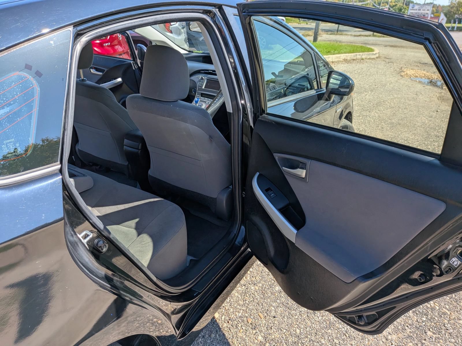 Used 2014 Toyota Prius Two FWD image 31