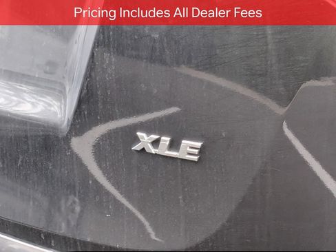 Used 2018 Toyota RAV4 XLE FWD image 8