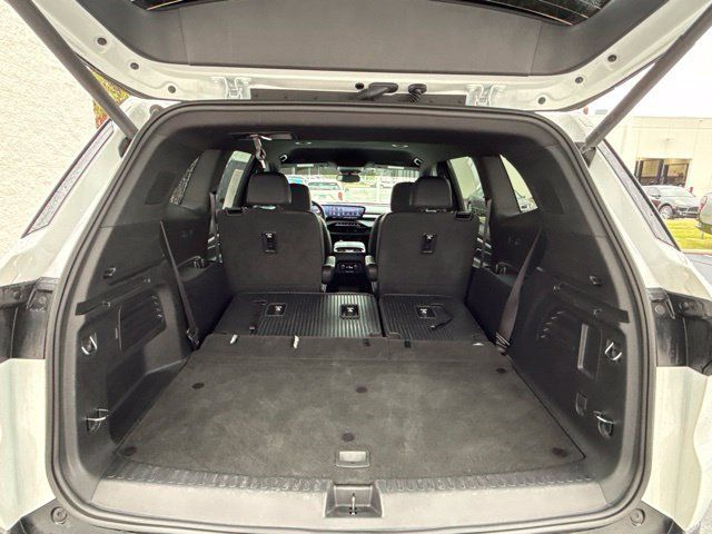 Used 2025 Buick Enclave Preferred FWD image 8