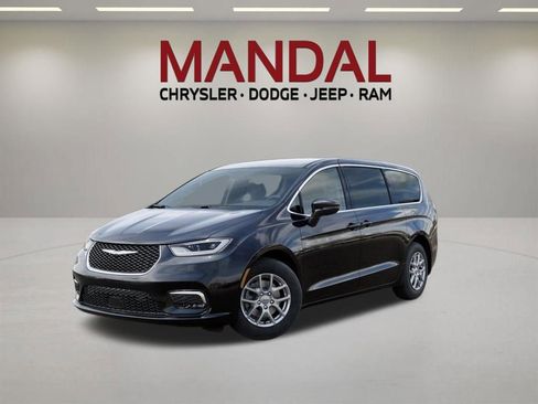 New 2026 Chrysler Pacifica Select FWD image 1