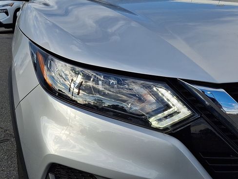 Used 2022 Nissan Rogue Sport SV AWD/4WD image 10